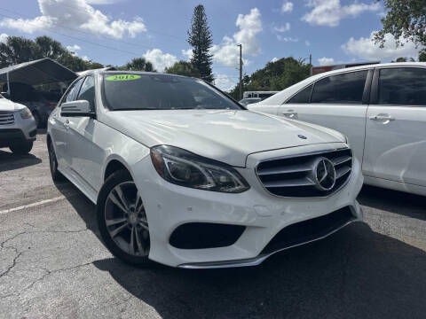 2015 Mercedes-Benz E-Class E 250 BlueTEC Sport RWD photo