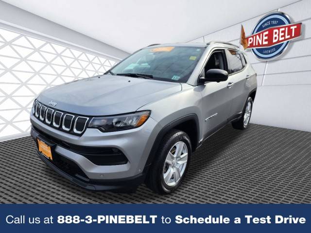 2022 Jeep Compass Latitude 4WD photo