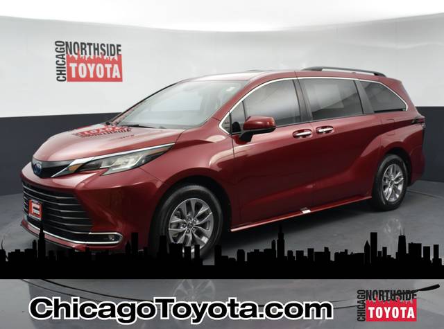 2022 Toyota Sienna XLE FWD photo