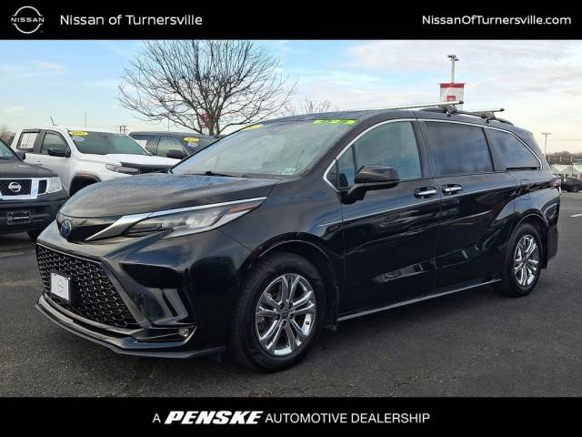 2022 Toyota Sienna XSE AWD photo