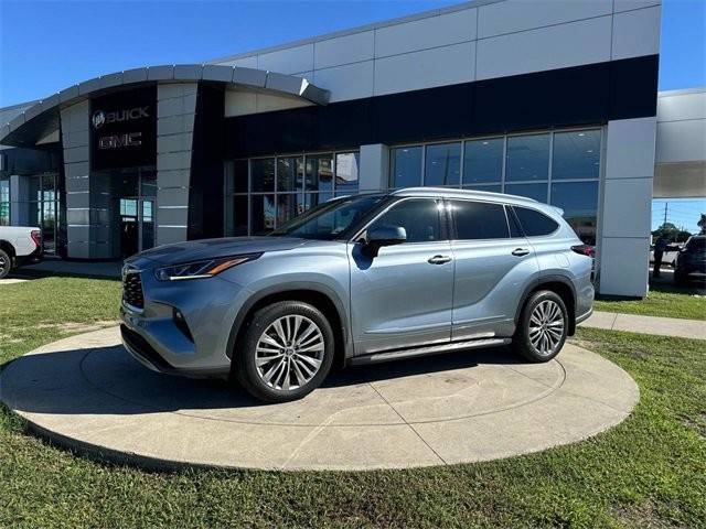 2022 Toyota Highlander Platinum FWD photo