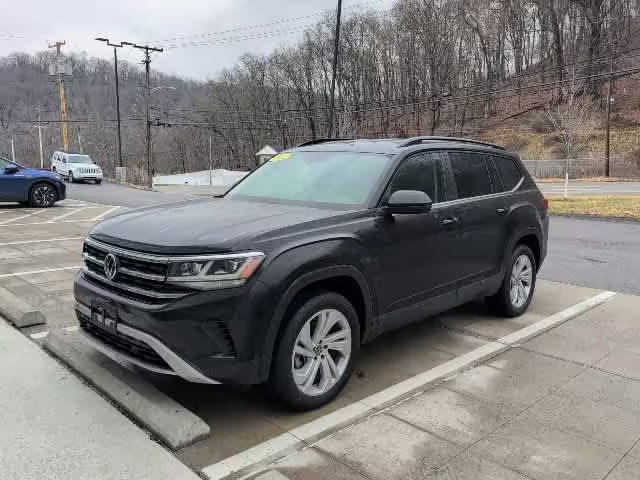 2022 Volkswagen Atlas 2.0T SE w/Technology AWD photo