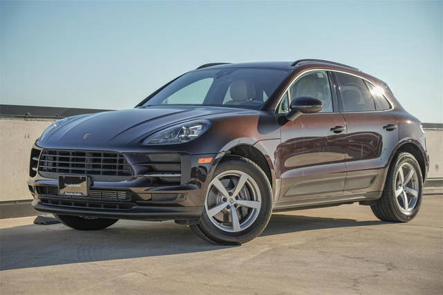 2021 Porsche Macan  AWD photo