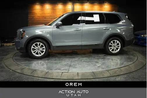 2022 Kia Telluride LX AWD photo