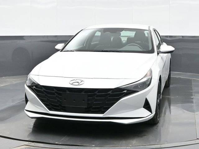 2022 Hyundai Elantra SEL FWD photo