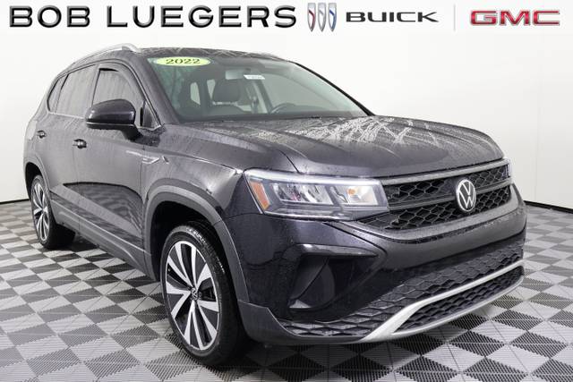 2022 Volkswagen Taos SE FWD photo
