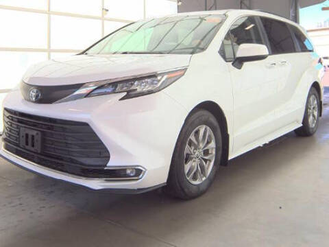 2022 Toyota Sienna XLE FWD photo