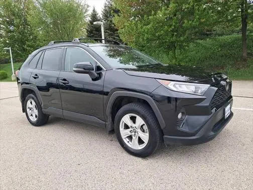 2021 Toyota RAV4 XLE AWD photo