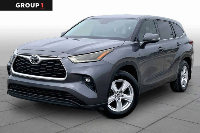 2022 Toyota Highlander LE FWD photo
