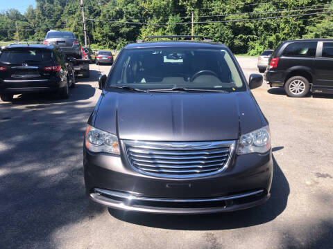 2015 Chrysler Town and Country Touring FWD photo