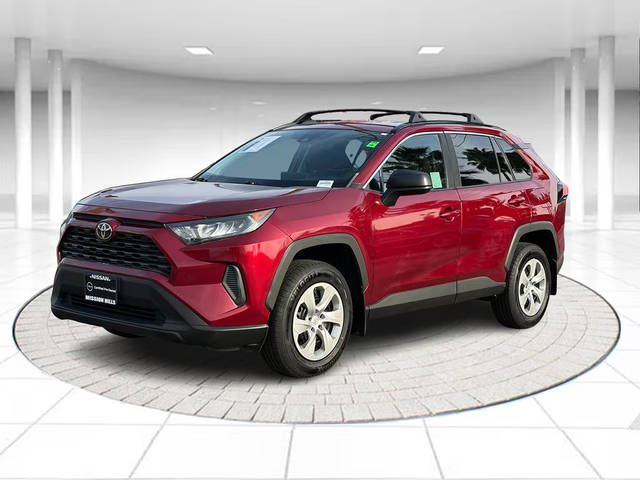 2021 Toyota RAV4 LE FWD photo