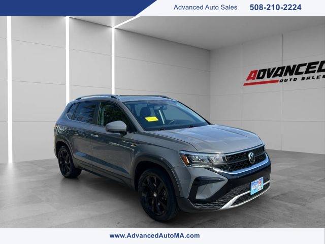 2022 Volkswagen Taos SE AWD photo
