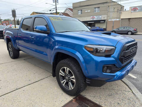 2017 Toyota Tacoma SR5 4WD photo