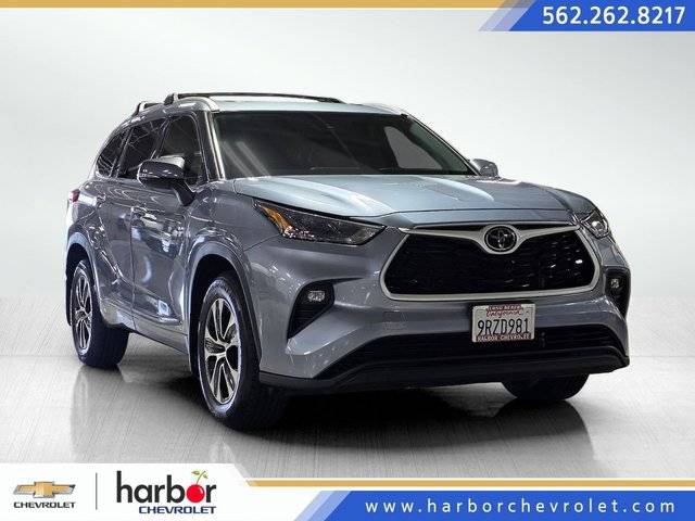 2022 Toyota Highlander XLE FWD photo