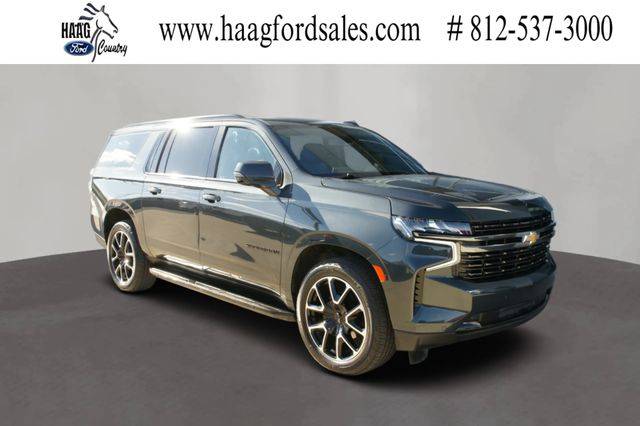 2022 Chevrolet Suburban RST 4WD photo