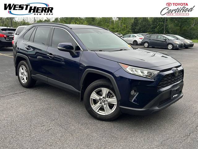 2021 Toyota RAV4 XLE AWD photo