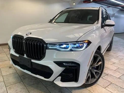 2022 BMW X7 M50i AWD photo