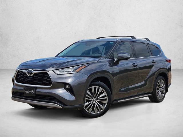 2022 Toyota Highlander Platinum FWD photo