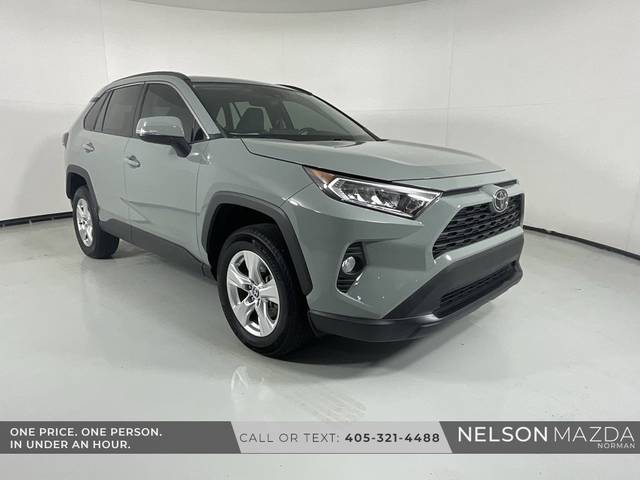 2021 Toyota RAV4 XLE FWD photo