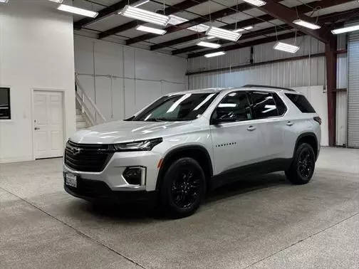 2022 Chevrolet Traverse LS FWD photo