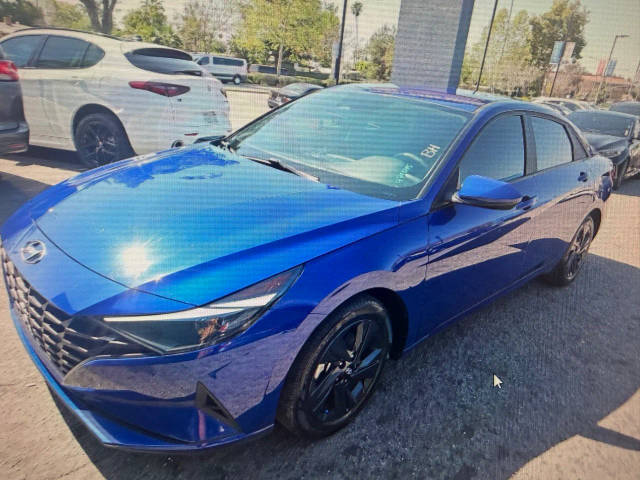 2022 Hyundai Elantra SEL FWD photo
