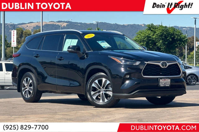 2022 Toyota Highlander XLE AWD photo