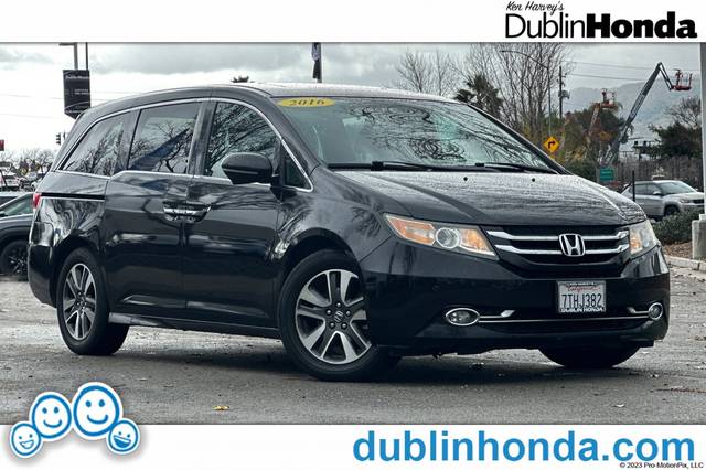 2016 Honda Odyssey Touring FWD photo