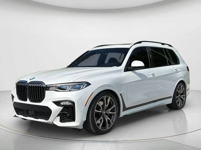 2022 BMW X7 M50i AWD photo