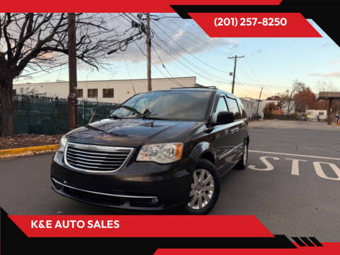 2015 Chrysler Town and Country Touring FWD photo