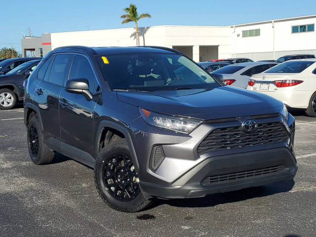 2021 Toyota RAV4 LE FWD photo