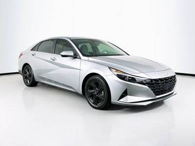 2022 Hyundai Elantra SEL FWD photo