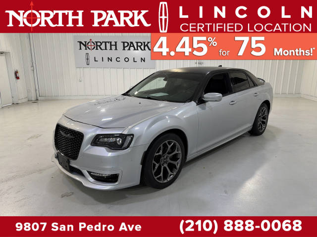 2021 Chrysler 300 Touring L RWD photo