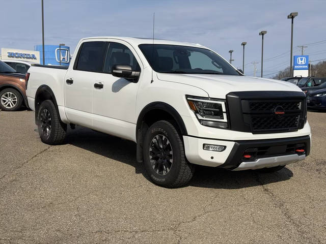 2021 Nissan Titan PRO-4X 4WD photo