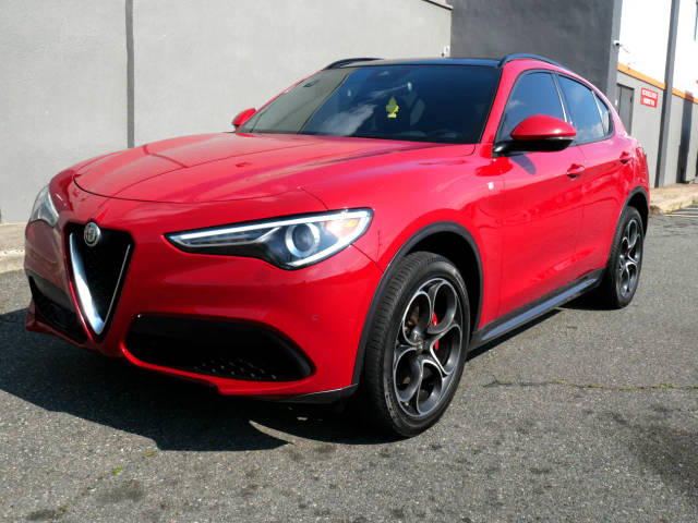 2022 Alfa Romeo Stelvio Ti AWD photo