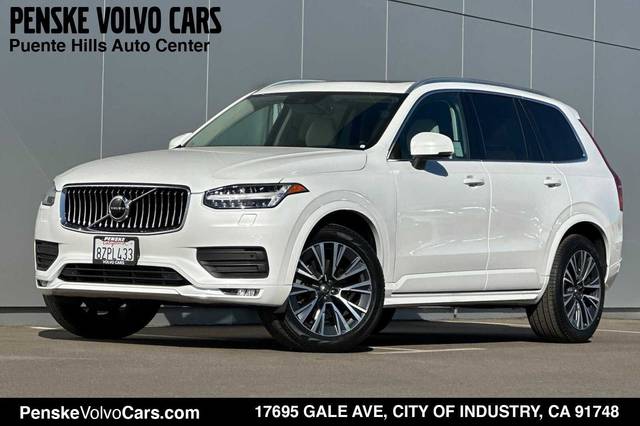 2022 Volvo XC90 Momentum AWD photo