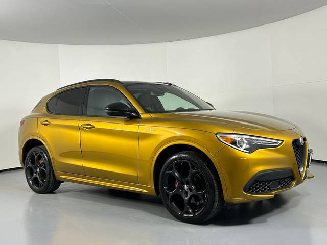 2022 Alfa Romeo Stelvio Veloce AWD photo