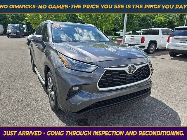 2022 Toyota Highlander XLE FWD photo