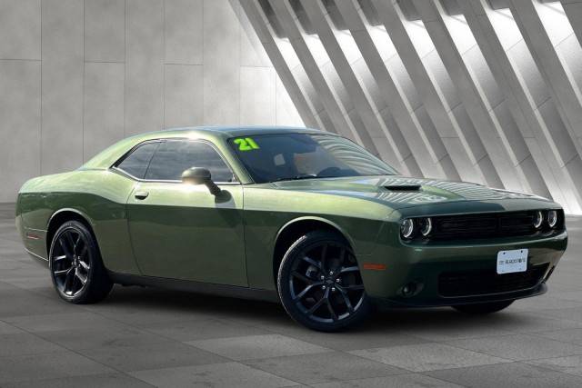 2021 Dodge Challenger SXT RWD photo