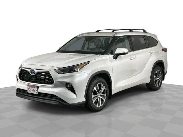 2022 Toyota Highlander Hybrid XLE AWD photo
