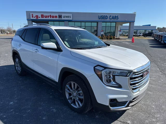 2022 GMC Terrain SLT FWD photo