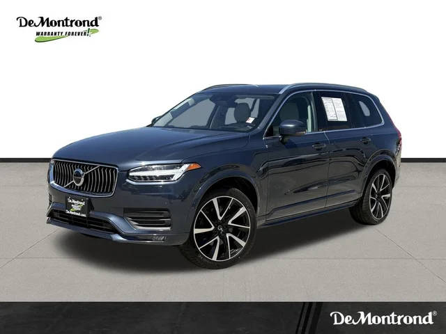 2022 Volvo XC90 Momentum AWD photo
