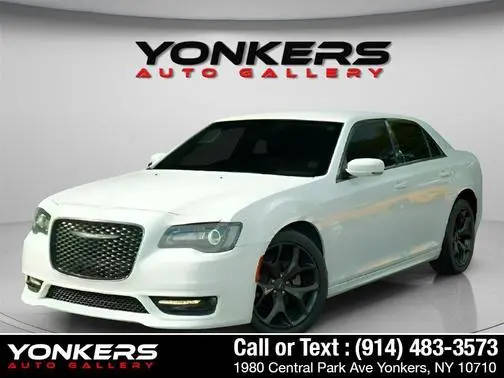 2021 Chrysler 300 Touring L RWD photo