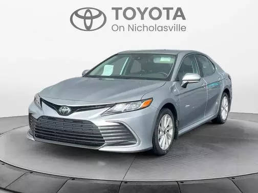 2022 Toyota Camry LE FWD photo