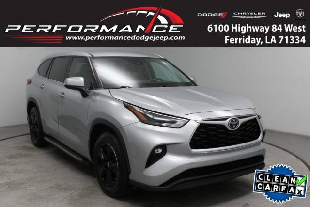 2022 Toyota Highlander LE FWD photo