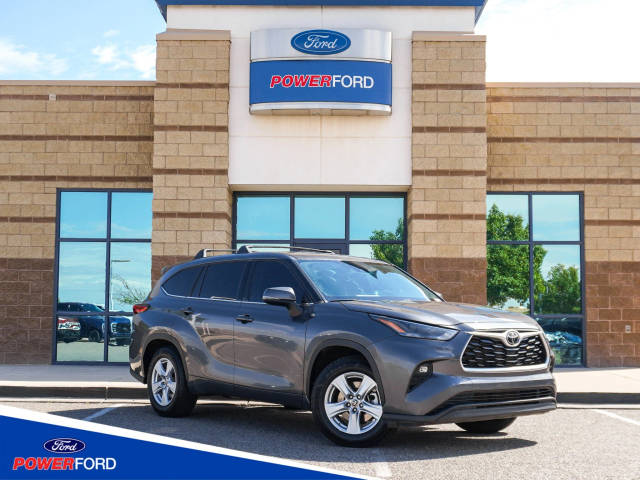 2022 Toyota Highlander LE FWD photo