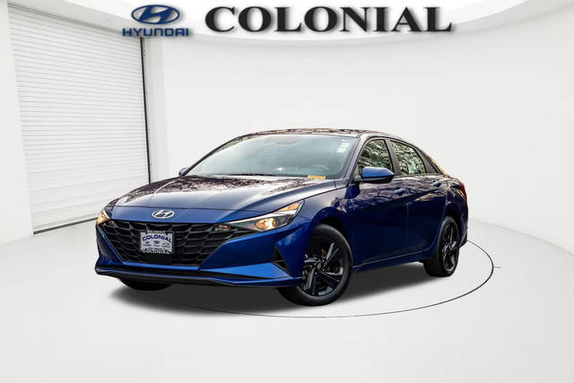 2022 Hyundai Elantra SEL FWD photo