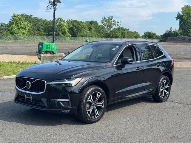 2022 Volvo XC60 Momentum AWD photo