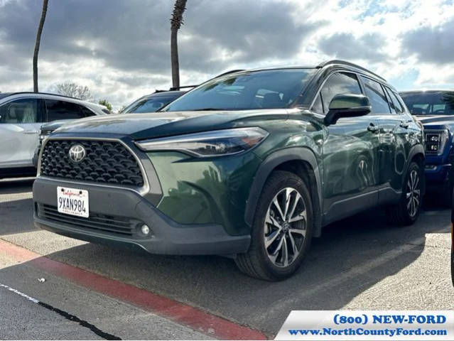 2022 Toyota Corolla Cross XLE AWD photo