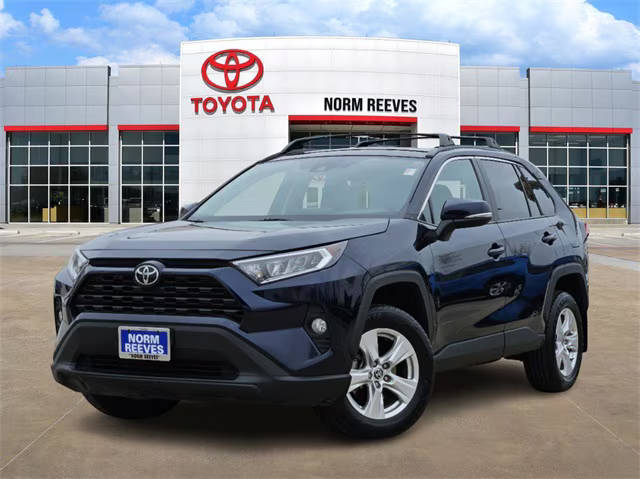 2021 Toyota RAV4 XLE FWD photo