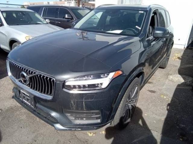 2022 Volvo XC90 Momentum AWD photo